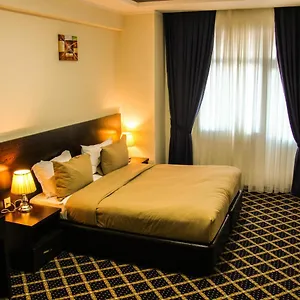 Otel Kristal, Masazir
